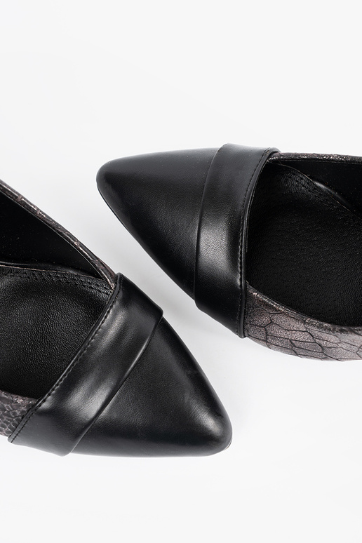 Shoes black In InężoIny Inzór