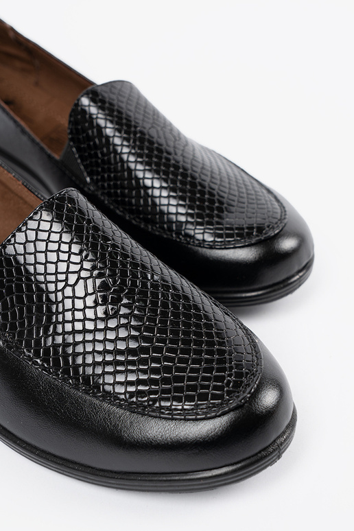 moteriški pusbačiai z fakturą skóry...