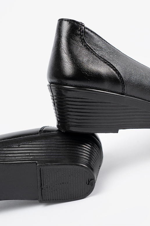 Półbuty damskie z fakturą skóry węża