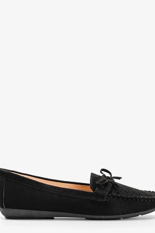 Czarne mokasyny z ażurowym wzorkiem...