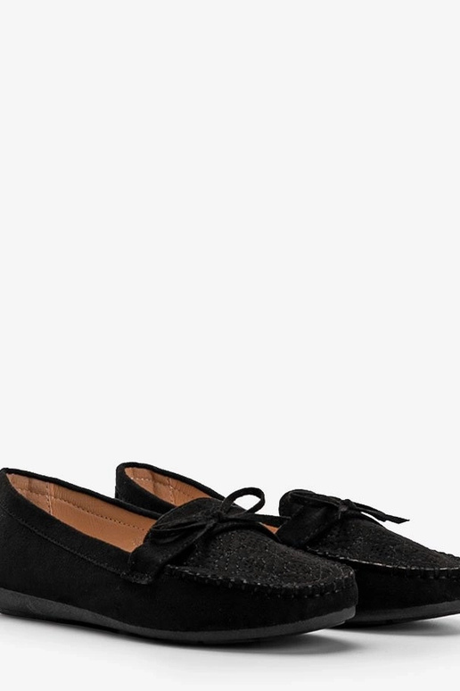 Czarne mokasyny z ażurowym wzorkiem...