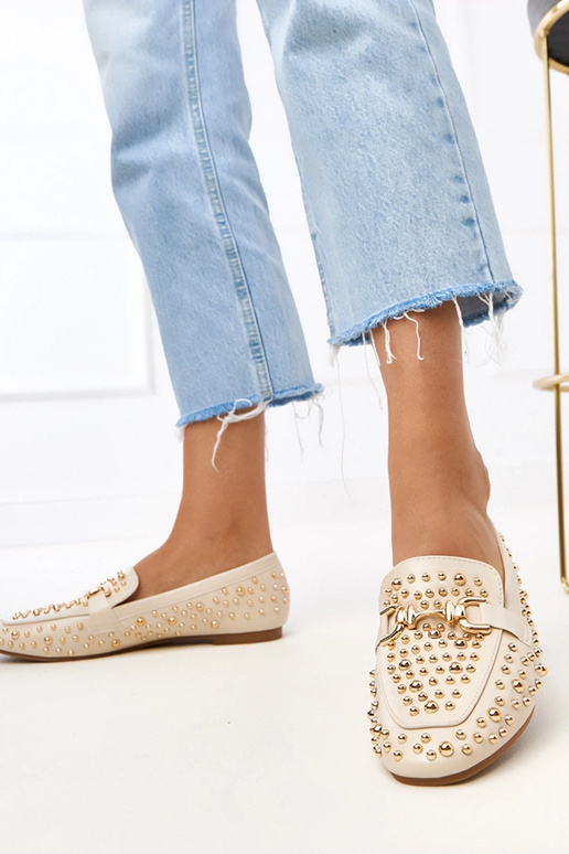 Beżowe mokasyny zdobione ćwiekami Lea Beżowe mokasyny zdobione ćwiekami Lea