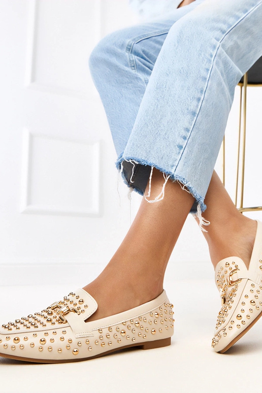 Beżowe mokasyny zdobione ćwiekami Lea Beżowe mokasyny zdobione ćwiekami Lea