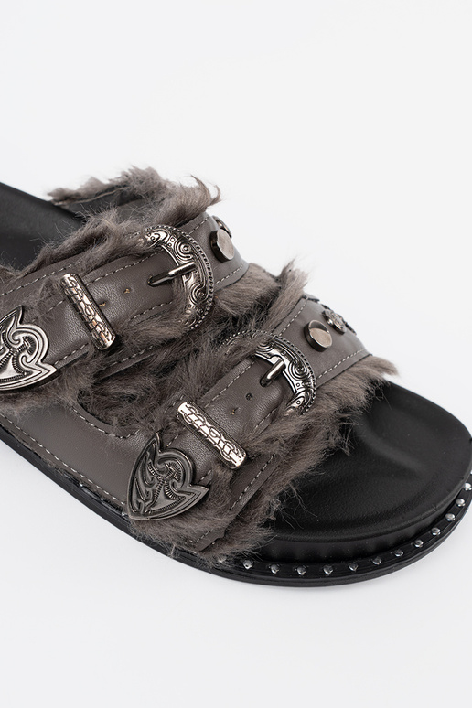 Szare klapki z futerkiem i ćwiekami