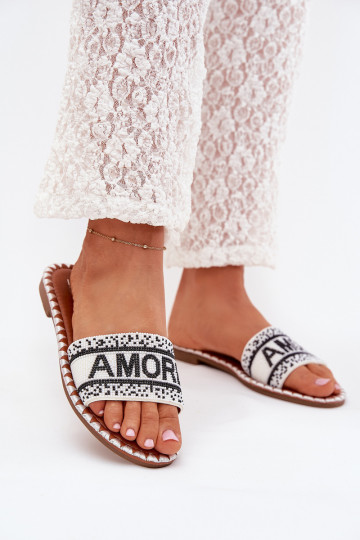 Ladies flat sandals with decoration Amore white Avelina