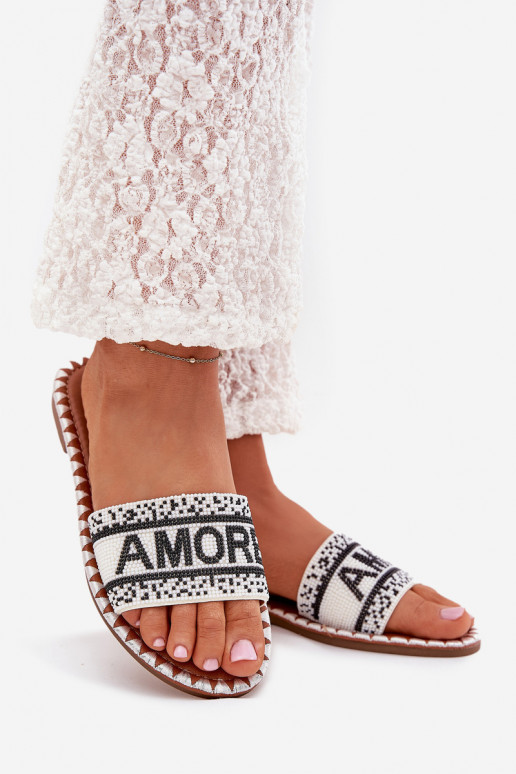 Ladies flat sandals with decoration Amore white Avelina