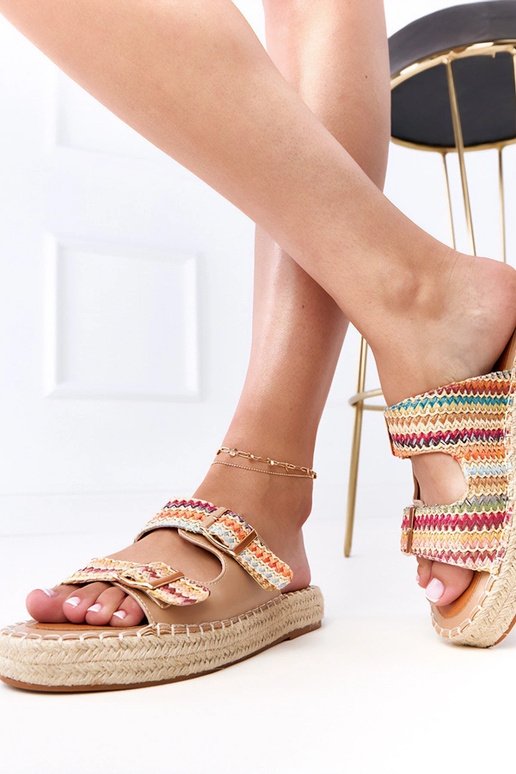 Wielokolorowe szydełkowe klapki... Wielokolorowe szydełkowe klapki...