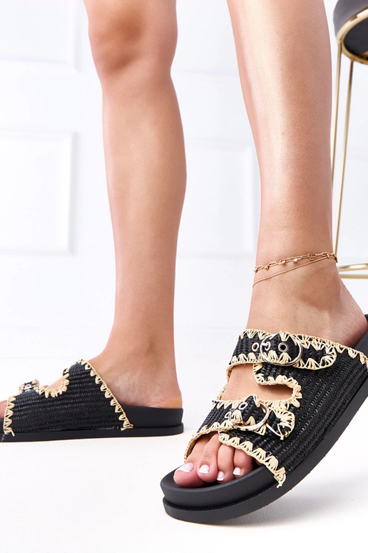 Czarne klapki plecione z klamrami Sameli Czarne klapki plecione z klamrami Sameli