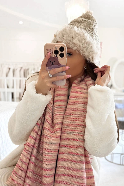 Beżowa czapka z futerkiem Danna