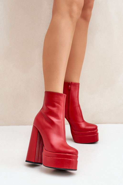 Boots On Massive Platform And Heel Insulated Red Selahra