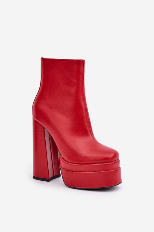 Boots On Massive Platform And Heel Insulated Red Selahra