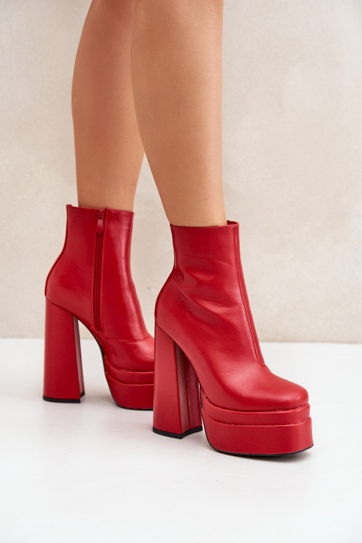 Boots On Massive Platform And Heel Insulated Red Selahra