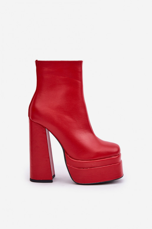 Boots On Massive Platform And Heel Insulated Red Selahra