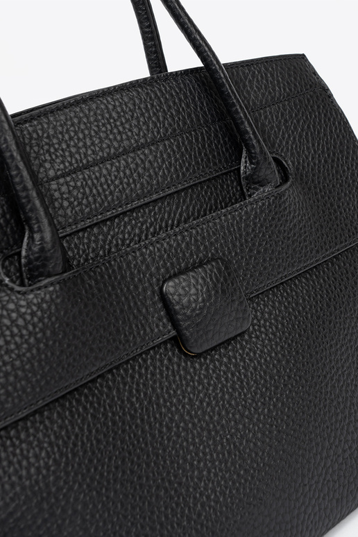 Classic Handbag black on shoulder Classic Handbag black on shoulder