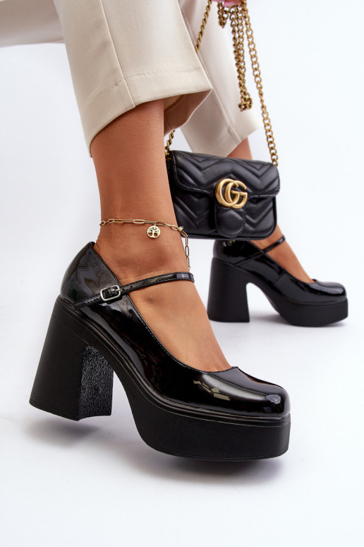 Półbuty Damskie Lakierowane Na Platformie I Słupku Big Star NN274004 Czarne