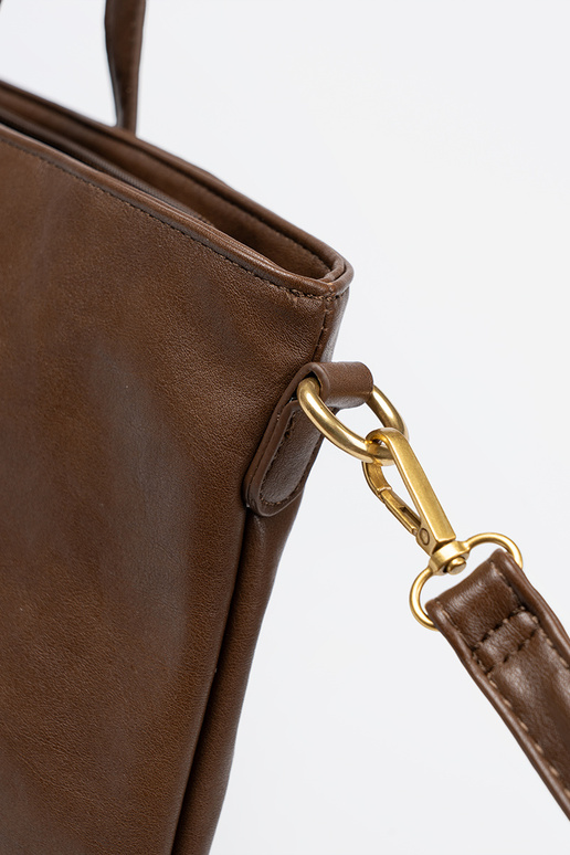 BroInn Handbag ze goldenmi elementami BroInn Handbag ze goldenmi elementami