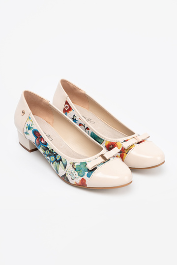 High-heeled shoes z egzotycznym Inzorem