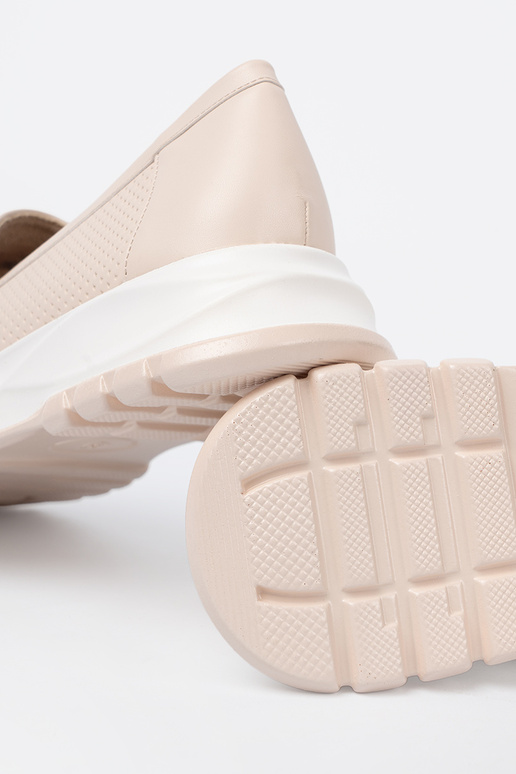   z dekoracyjnym m elementem