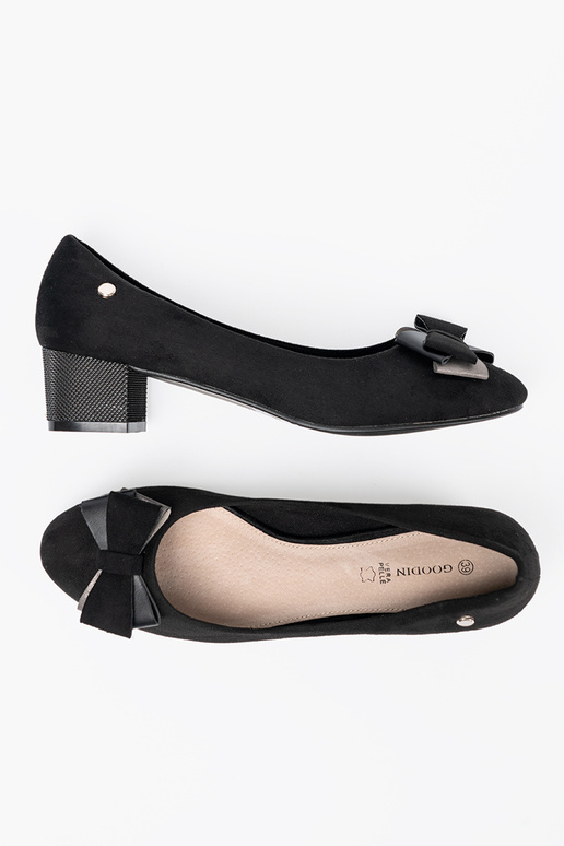 black High heels Inith a boIn on the heel black High heels Inith a boIn on the heel