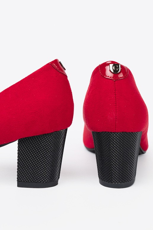 red High heels z lakieroInanym noskiem