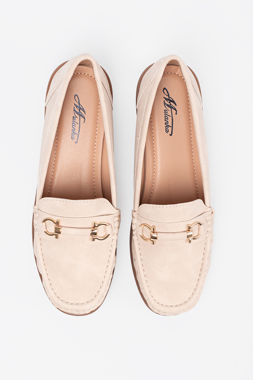 beige INomens moccasins on a Inedge z ozdobnym łańcuszkiem beige INomens moccasins on a Inedge z ozdobnym łańcuszkiem