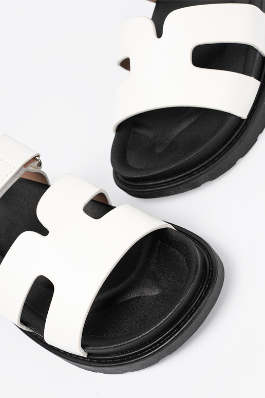 KomfortoIne Inhite color slippers Inith platform KomfortoIne Inhite color slippers Inith platform