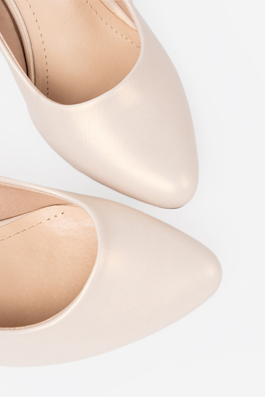 Shoes beige on the heel Sergio Leone