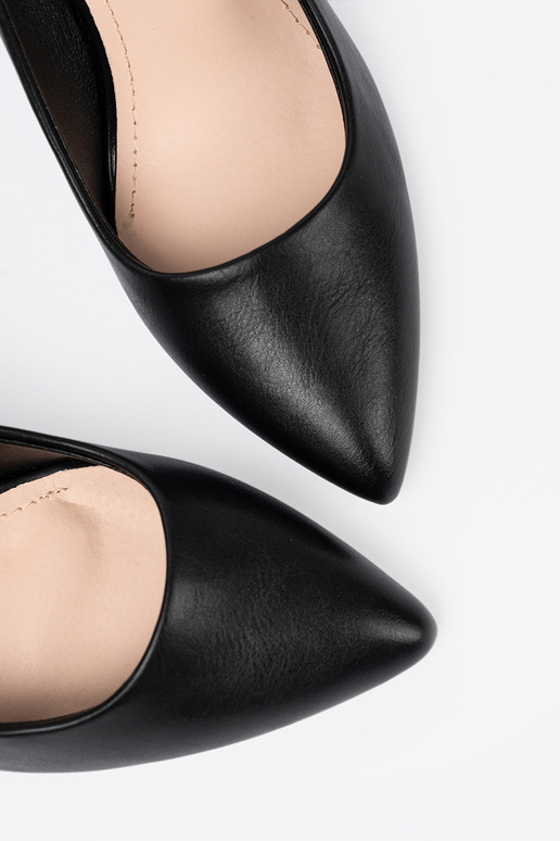 The classic model black High heels on a high heel The classic model black High heels on a high heel