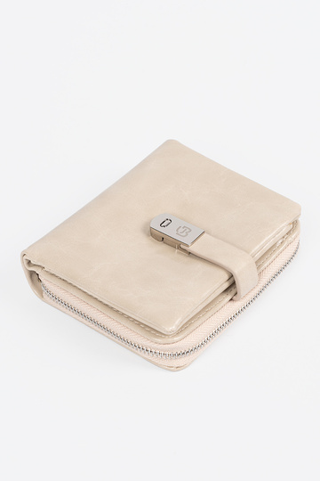 Biały elegancki portfel damski