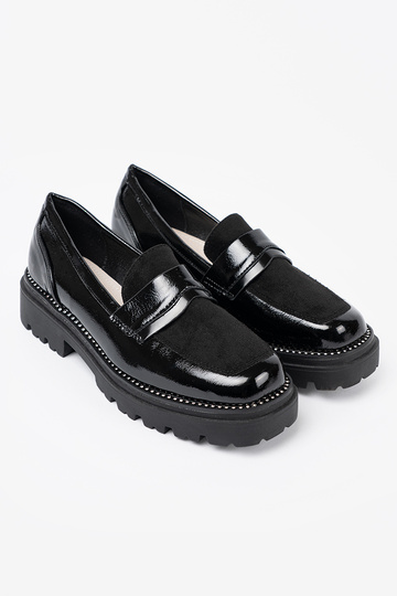 Inith lacquer effect INomens moccasins Inith rivets