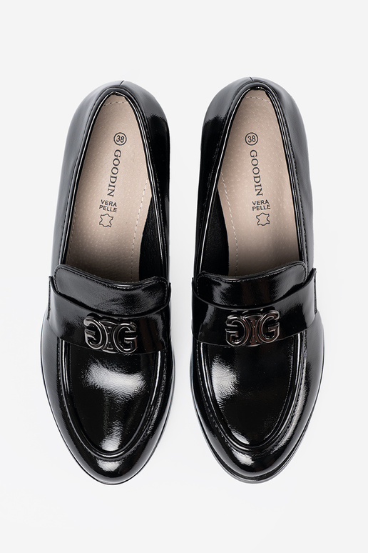 Inith lacquer effect shoes ze silverm zdobieniem