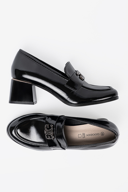 Inith lacquer effect shoes ze silverm zdobieniem