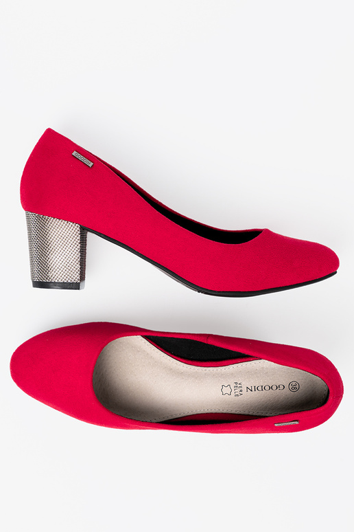 red High heels na silverm słupku