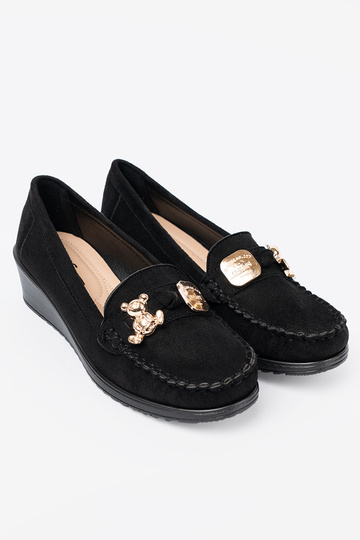 black of suede shoes z ozdobnym misiem