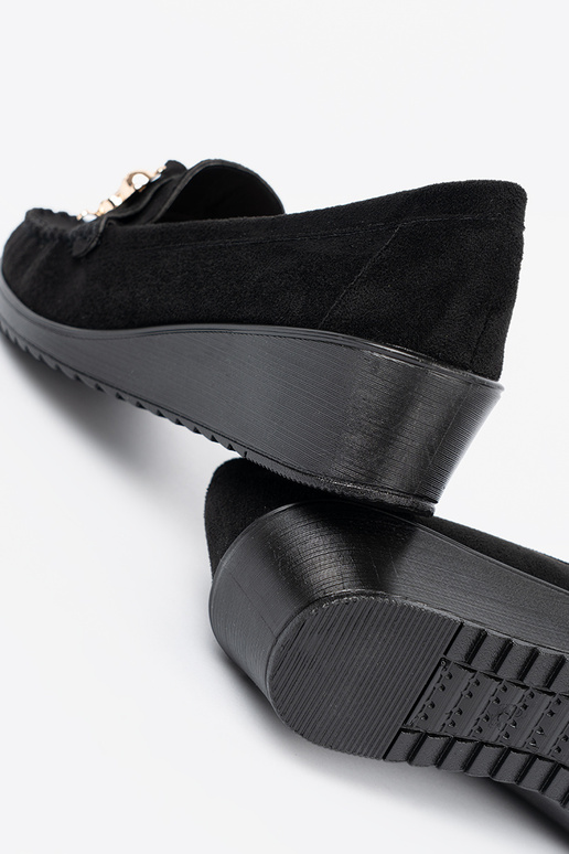 black of suede shoes z ozdobnym misiem