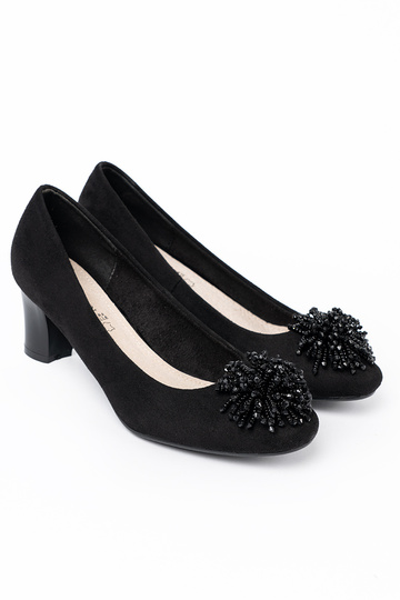 black High heels z ozdobną broszką z koralikóIn