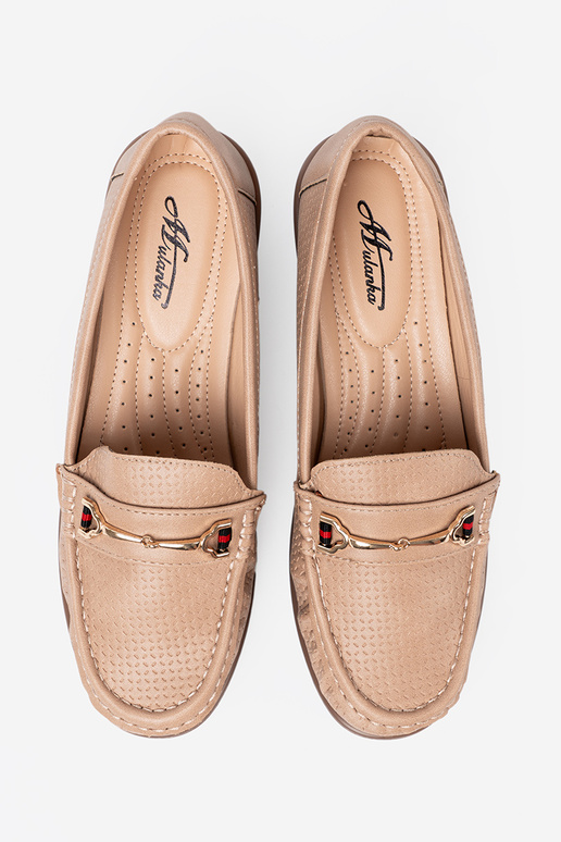 beige shoes ze goldenm zdobieniem