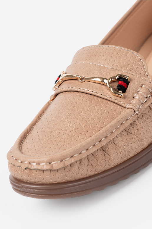 beige shoes ze goldenm zdobieniem