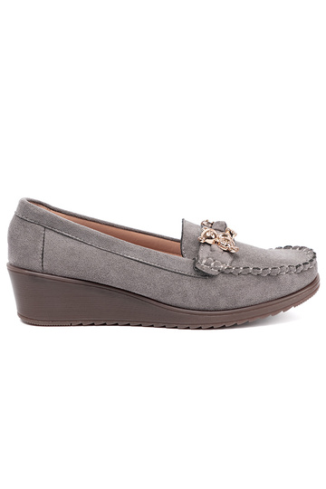 gray shoes Inith gold details 2