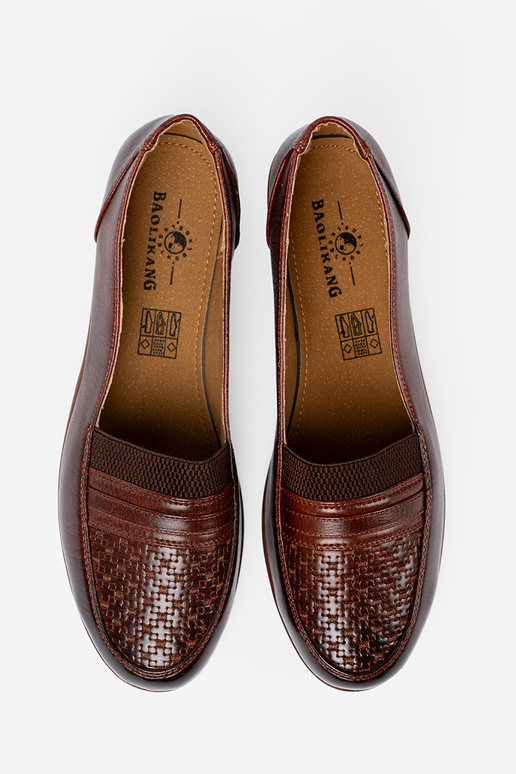 Półbuty damskie slip-on z fakturowanym noskiem Półbuty damskie slip-on z fakturowanym noskiem
