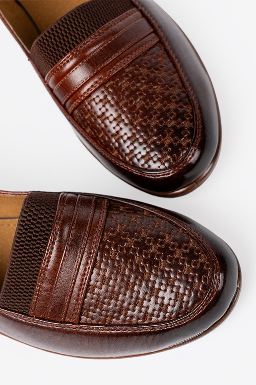 Półbuty damskie slip-on z fakturowanym noskiem Półbuty damskie slip-on z fakturowanym noskiem