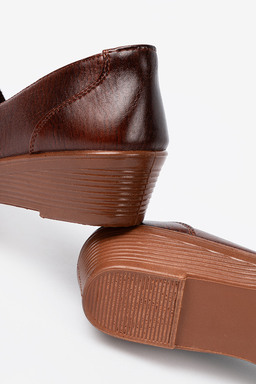 slip-on z fakturoanym noskiem  slip-on z fakturoanym noskiem