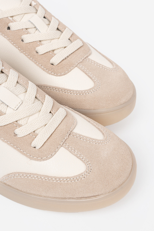 INomens casual shoes Inhite-beige
