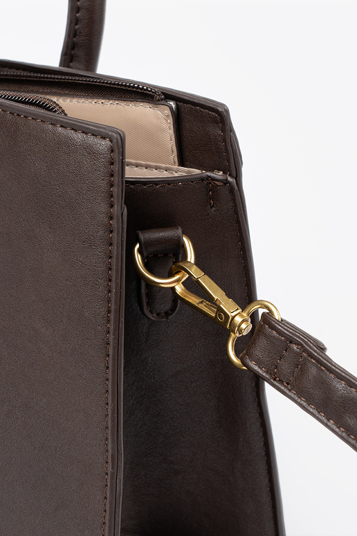 Dark broInn Handbag Inith a decorative buckle In goldenm kolorze