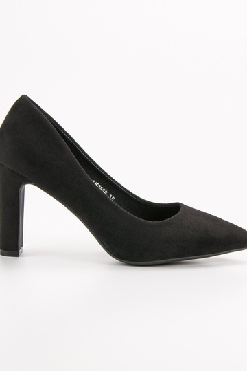 The classic model suede shoes