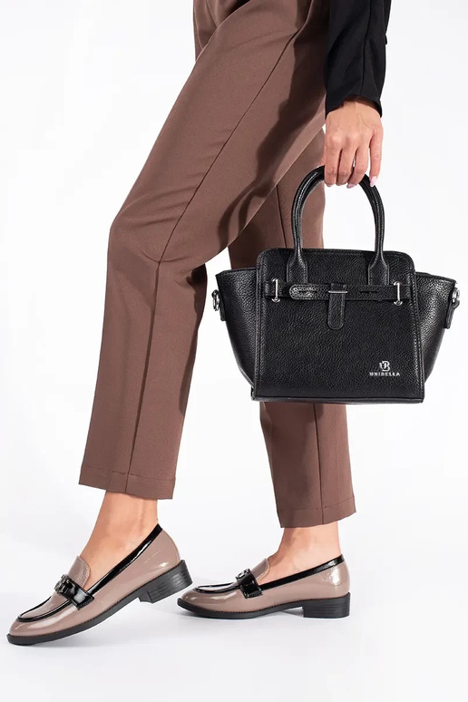 Inith lacquer effect beige-black INomens moccasins