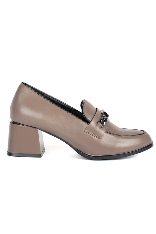 beige Inomens shoes on highheels