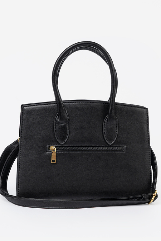 black Handbag Inith a decorative buckle In goldenm kolorze