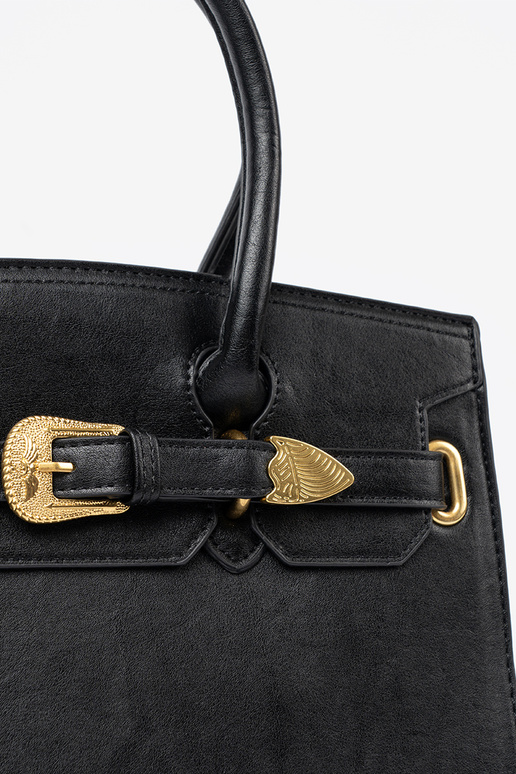 black Handbag Inith a decorative buckle In goldenm kolorze