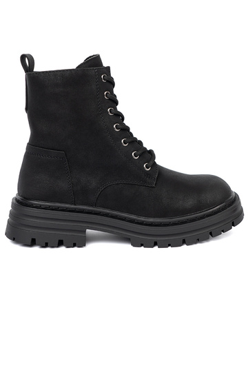 black shoese z lacingm i bieżnikiem Sergio Leone 2